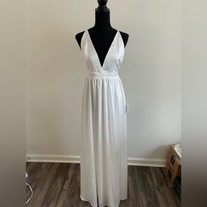 NWT Lulus S white maxi dress
